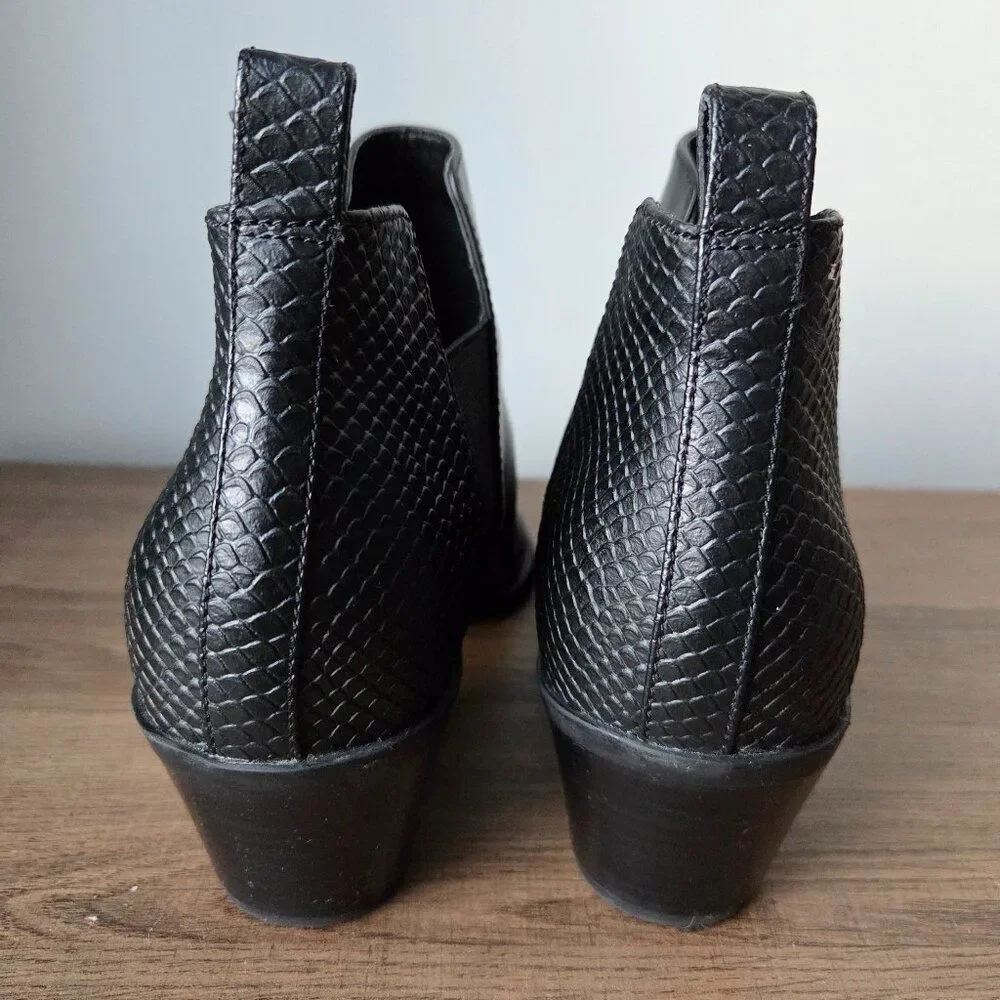 EUC DOLCE VITA BLACK LEATHER POINTY BOOTIES SIZE 10 WOMENS